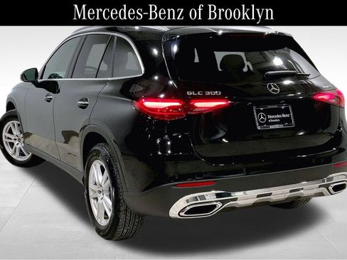 Used 2025 Mercedes-Benz GLC 300 GLC 300 image 11