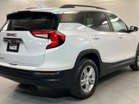Used 2023 GMC Terrain SLE w/ Driver Convenience Package FWD image 6