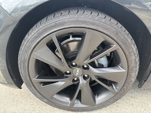 Used 2023 Genesis G70 2.0T w/ Sport Prestige Package image 11