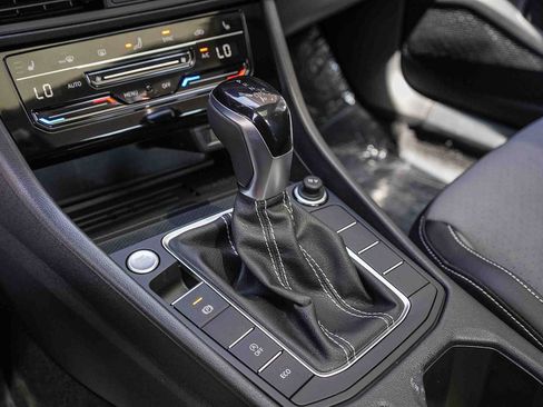 New 2026 Volkswagen Jetta SE FWD image 21