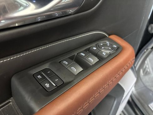 Used 2023 GMC Yukon XL Denali Ultimate AWD/4WD image 20