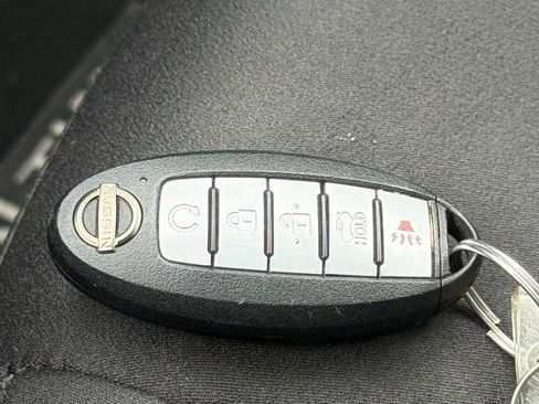 Used 2025 Nissan Altima 2.5 SV FWD image 25
