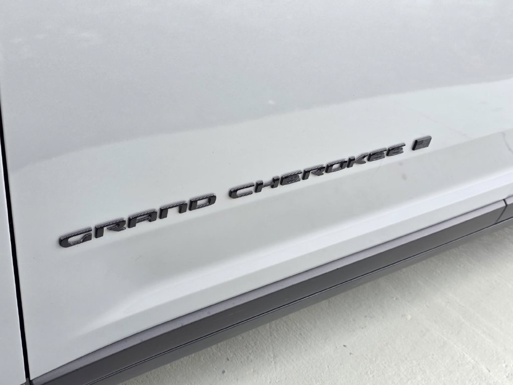 Used 2025 Jeep Grand Cherokee L Altitude RWD image 31