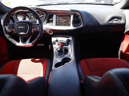 Used 2015 Dodge Challenger SRT Hellcat RWD image 18