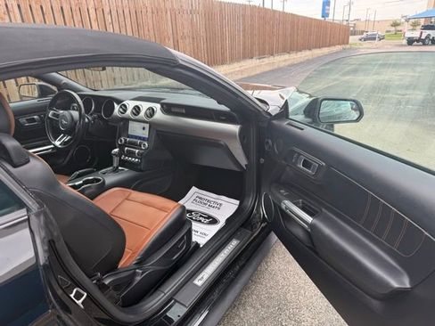 Used 2022 Ford Mustang Premium image 9