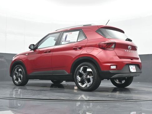 Used 2023 Hyundai Venue FWD image 19