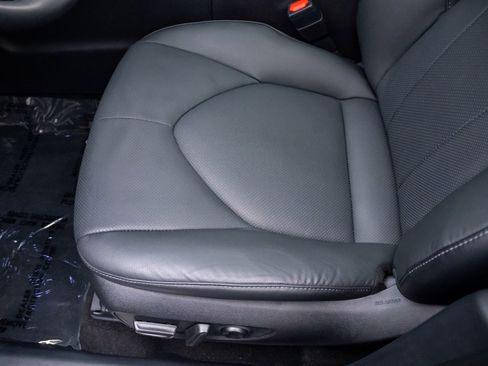 Used 2025 Toyota Grand Highlander AWD image 14