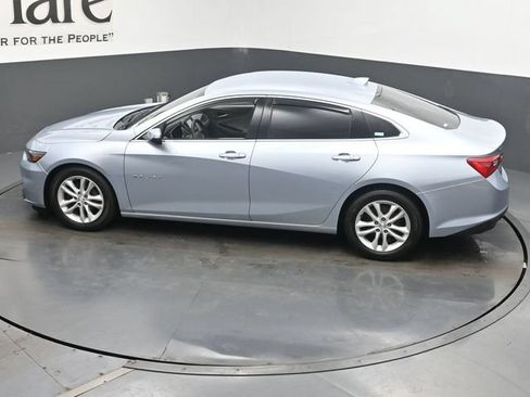 Used 2017 Chevrolet Malibu LT FWD image 40