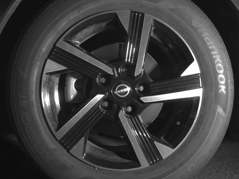 Used 2025 Nissan Sentra SV FWD image 15