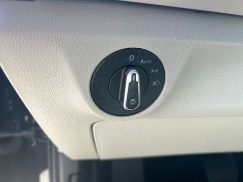 Used 2023 Volkswagen Jetta SE image 45