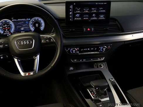Used 2021 Audi Q5 e Premium Plus w/ Premium Plus Package image 17