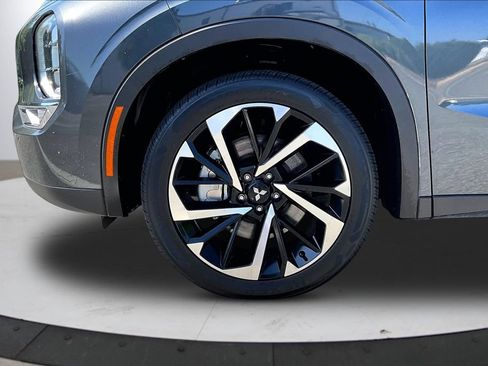 Used 2024 Mitsubishi Outlander SE FWD image 37
