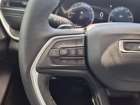 Used 2024 Jeep Grand Cherokee Laredo X w/ Luxury Tech Group I RWD image 23