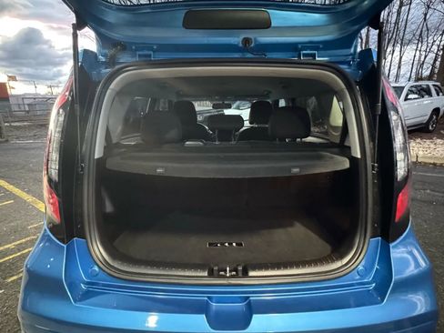 Used 2018 Kia Soul + image 19