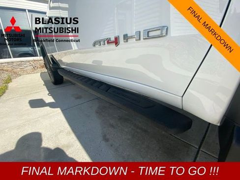 Used 2022 GMC Sierra 3500 AT4 w/ Gooseneck/5TH Wheel Package image 39