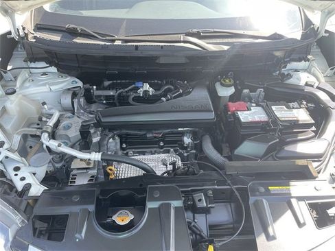 Used 2020 Nissan Rogue SV image 29