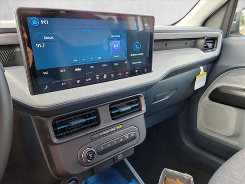 Used 2025 Ford Maverick XLT w/ XLT Luxury Package FWD image 23