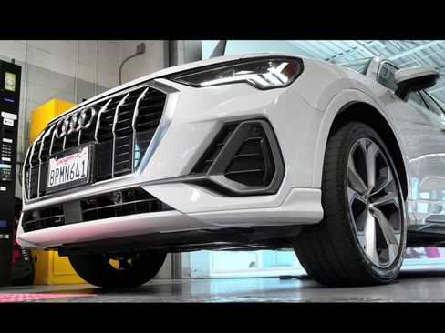 Used 2020 Audi Q3 2.0T Premium Plus w/ Premium Plus Package AWD/4WD image 5