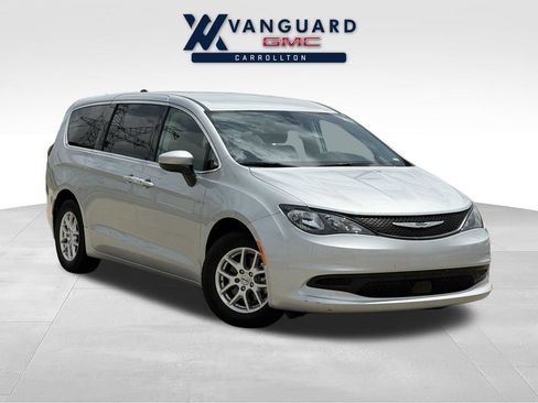 Used 2022 Chrysler Voyager LX FWD image 1
