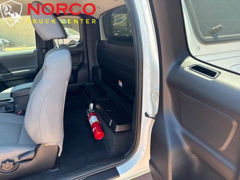 Used 2019 Toyota Tacoma SR image 19