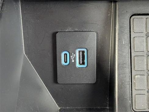 Used 2023 Ford F150 Platinum image 25