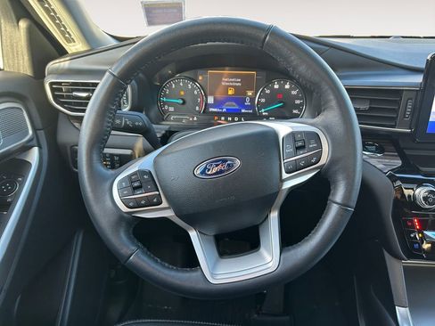 Used 2023 Ford Explorer Limited w/ Class IV Trailer Tow Package image 14