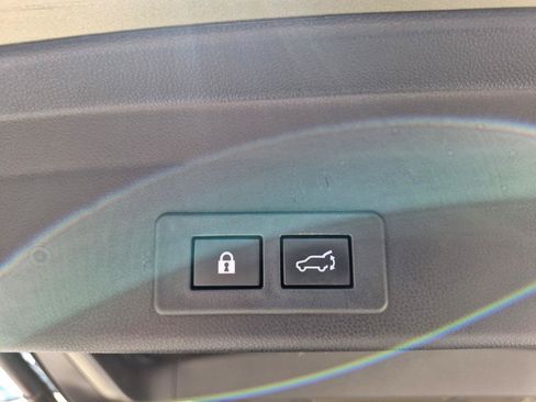 Used 2023 Subaru Ascent Premium w/ Convenience Package AWD/4WD image 11