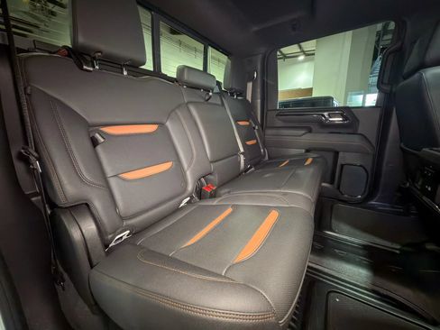 Used 2025 GMC Sierra 2500 AT4 w/ AT4 Premium Plus Package AWD/4WD image 16