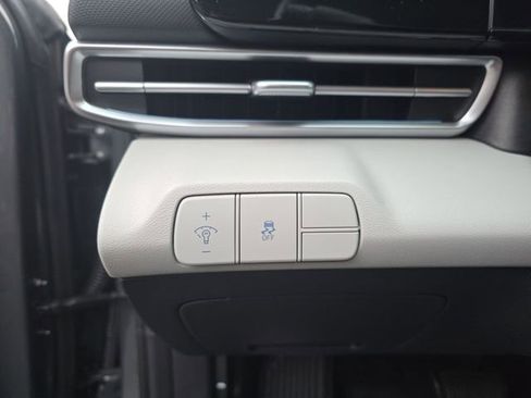 Certified 2024 Hyundai Elantra Limited image 37