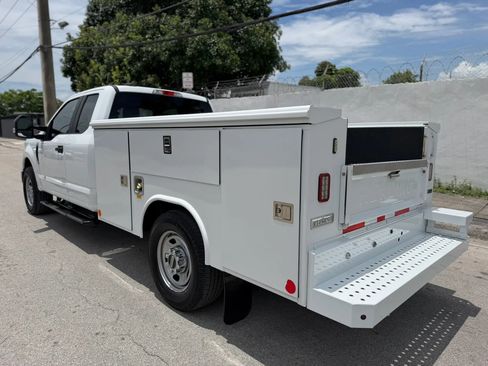 Used 2022 Ford F350 XL w/ Power Equipment Group RWD image 3