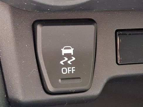 Used 2023 Toyota RAV4 LE AWD/4WD image 24