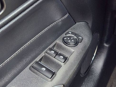 Used 2018 Ford Mustang Premium RWD image 22