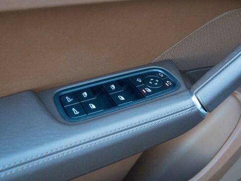 Certified 2023 Porsche Cayenne image 16