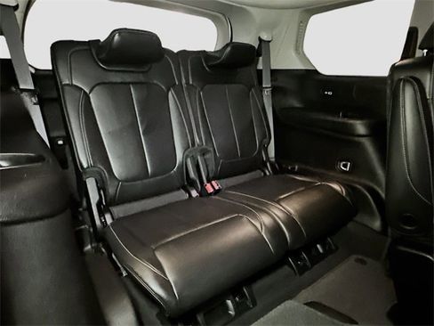 Used 2022 Jeep Grand Cherokee L Limited image 21