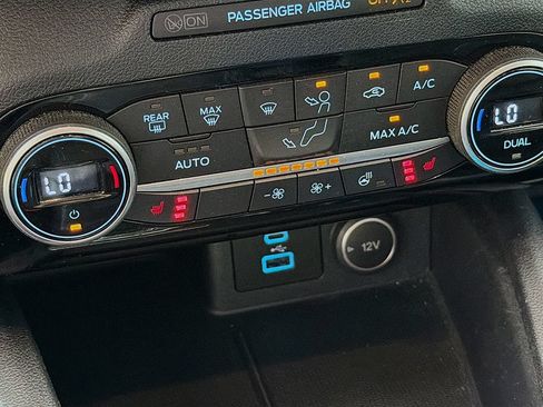 Used 2021 Ford Escape Titanium AWD/4WD image 38