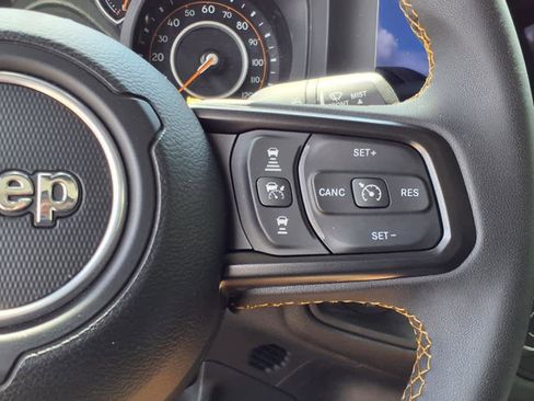 Used 2024 Jeep Gladiator Sport image 30