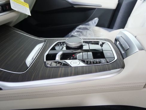 Used 2026 BMW X7 xDrive40i image 23