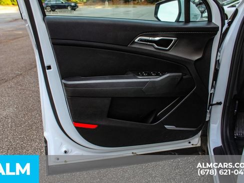 Used 2025 Kia Sportage LX FWD image 35