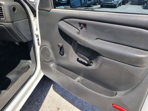 Used 2006 Chevrolet Silverado 2500 W/T w/ Heavy-Duty Power Package image 20