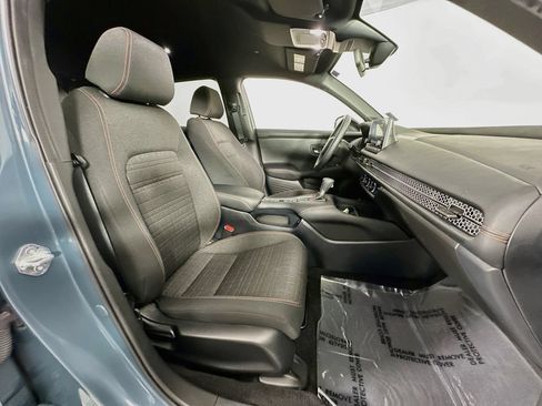 Used 2025 Honda HR-V Sport image 27