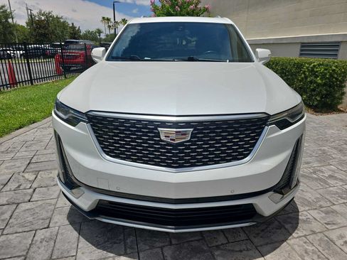 Used 2021 Cadillac XT6 Luxury FWD image 2