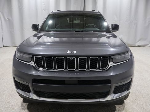 Used 2024 Jeep Grand Cherokee L Limited w/ Luxury Tech Group II image 8