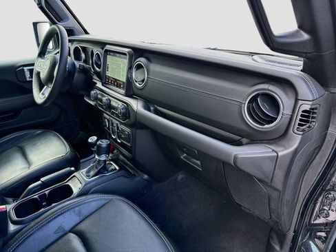 Used 2023 Jeep Wrangler Unlimited Sahara AWD/4WD image 34