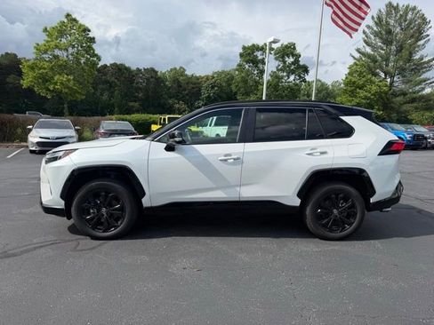 Used 2025 Toyota RAV4 XSE AWD/4WD image 4