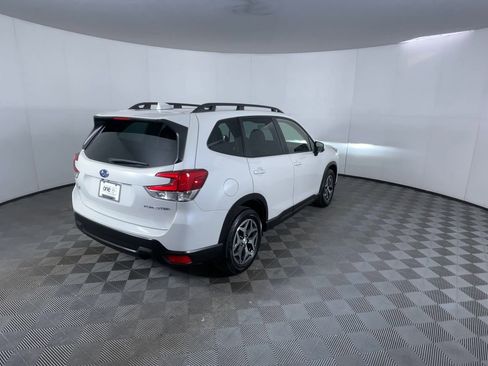 Used 2023 Subaru Forester Premium image 8