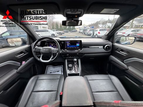 Used 2023 Chevrolet Colorado Z71 image 16