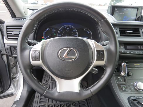 Used 2013 Lexus CT 200h image 12