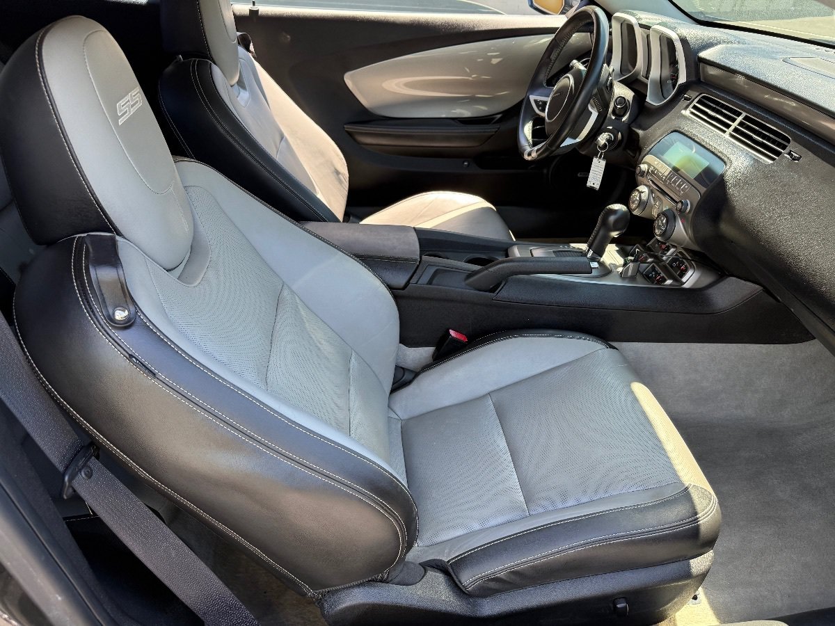 Used 2010 Chevrolet Camaro SS w/ LPO, Ground Effects Package RWD image 19