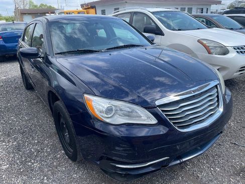 Used 2014 Chrysler 200 LX image 3