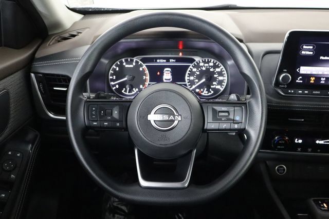 Used 2023 Nissan Rogue SV FWD image 7